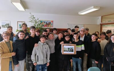 Gli studenti ascolani riciclano i cellulari: “Iniziamo il cambiamento”